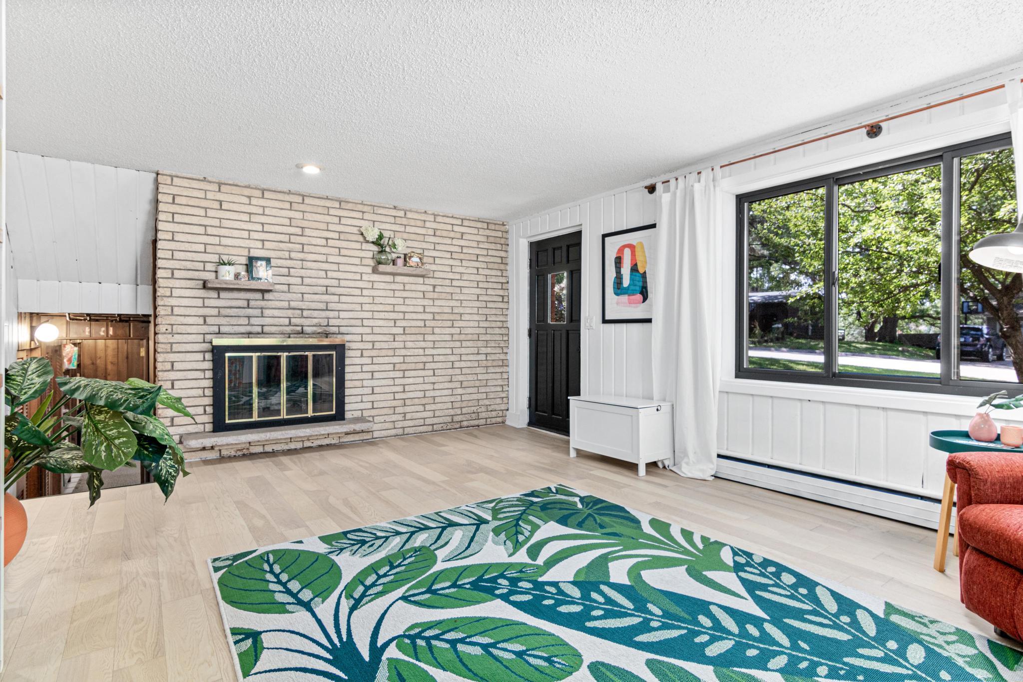 747 Redwood Lane