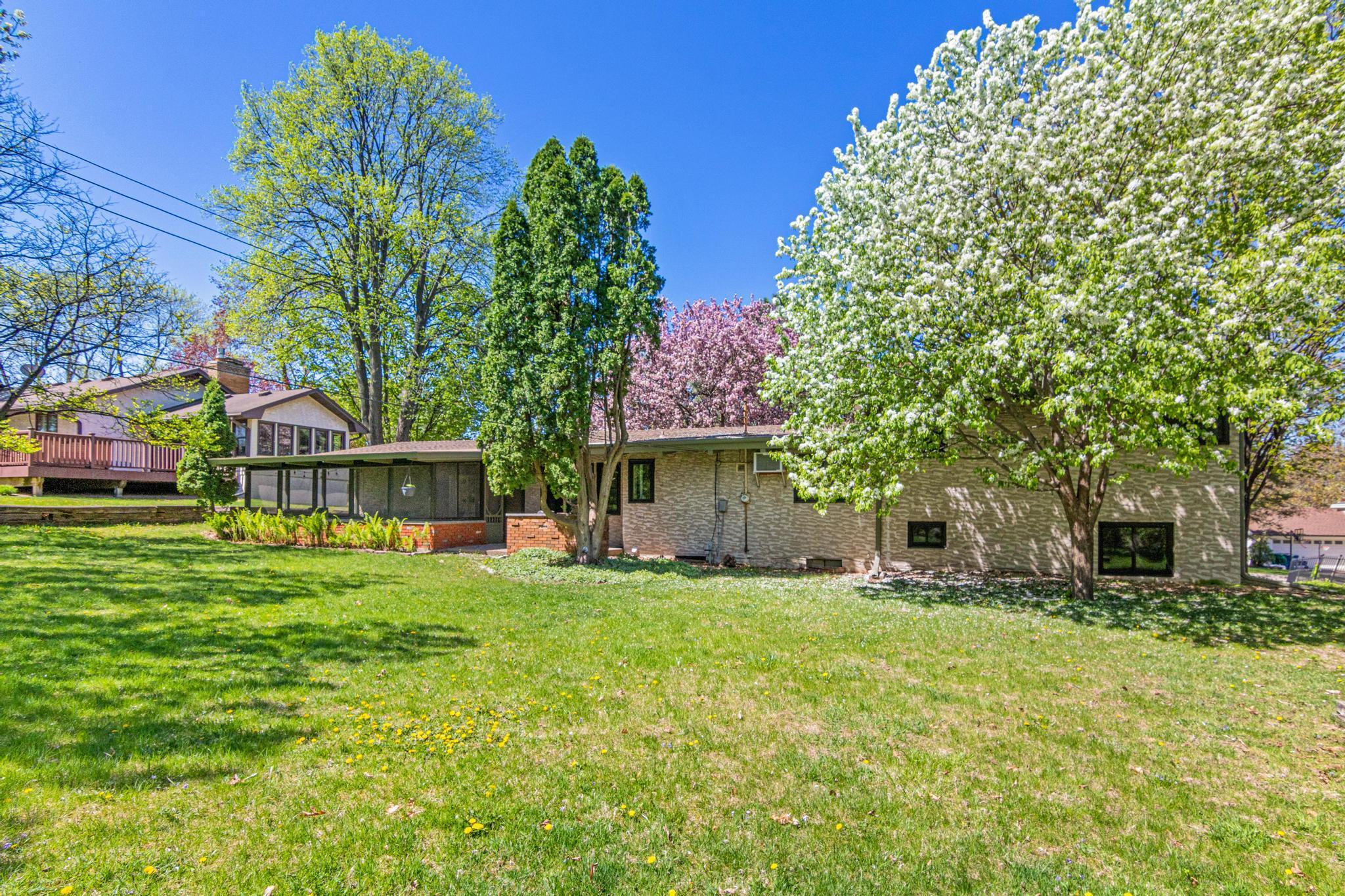 747 Redwood Lane