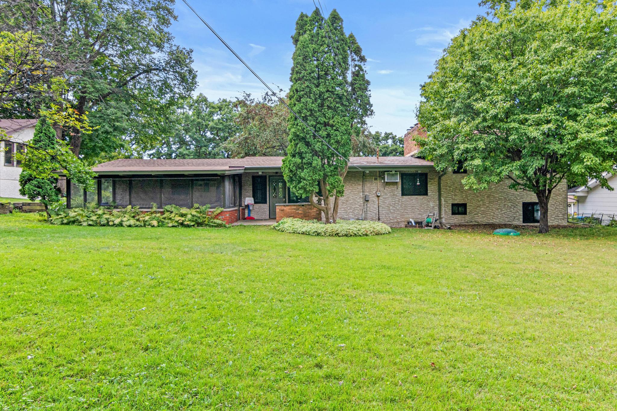 747 Redwood Lane