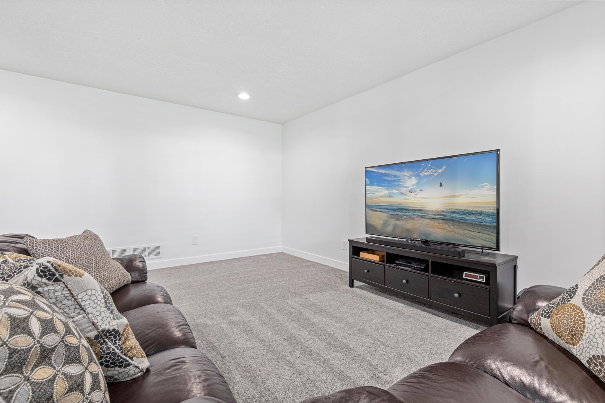 1253 152nd Avenue NW