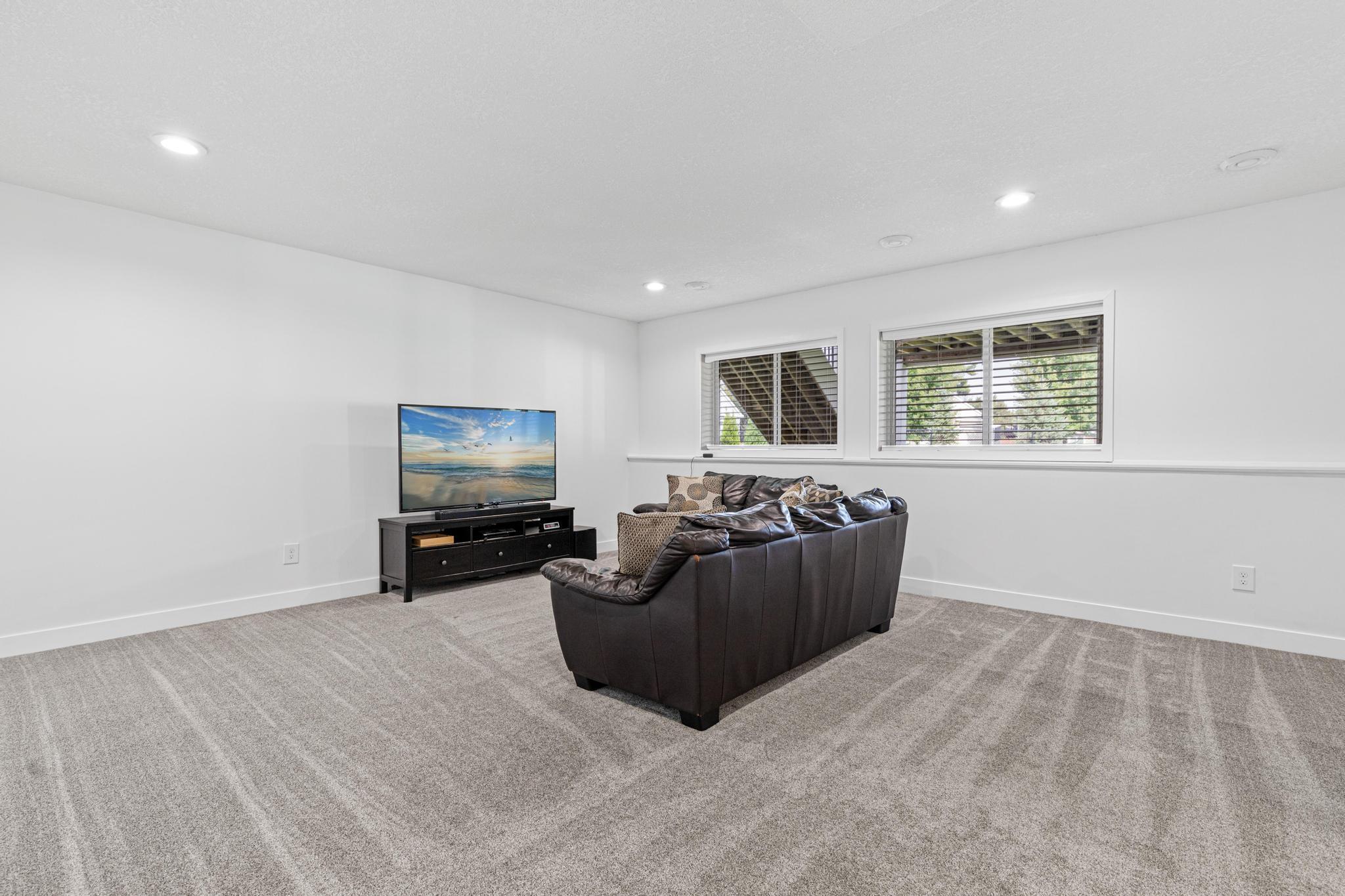 1253 152nd Avenue NW