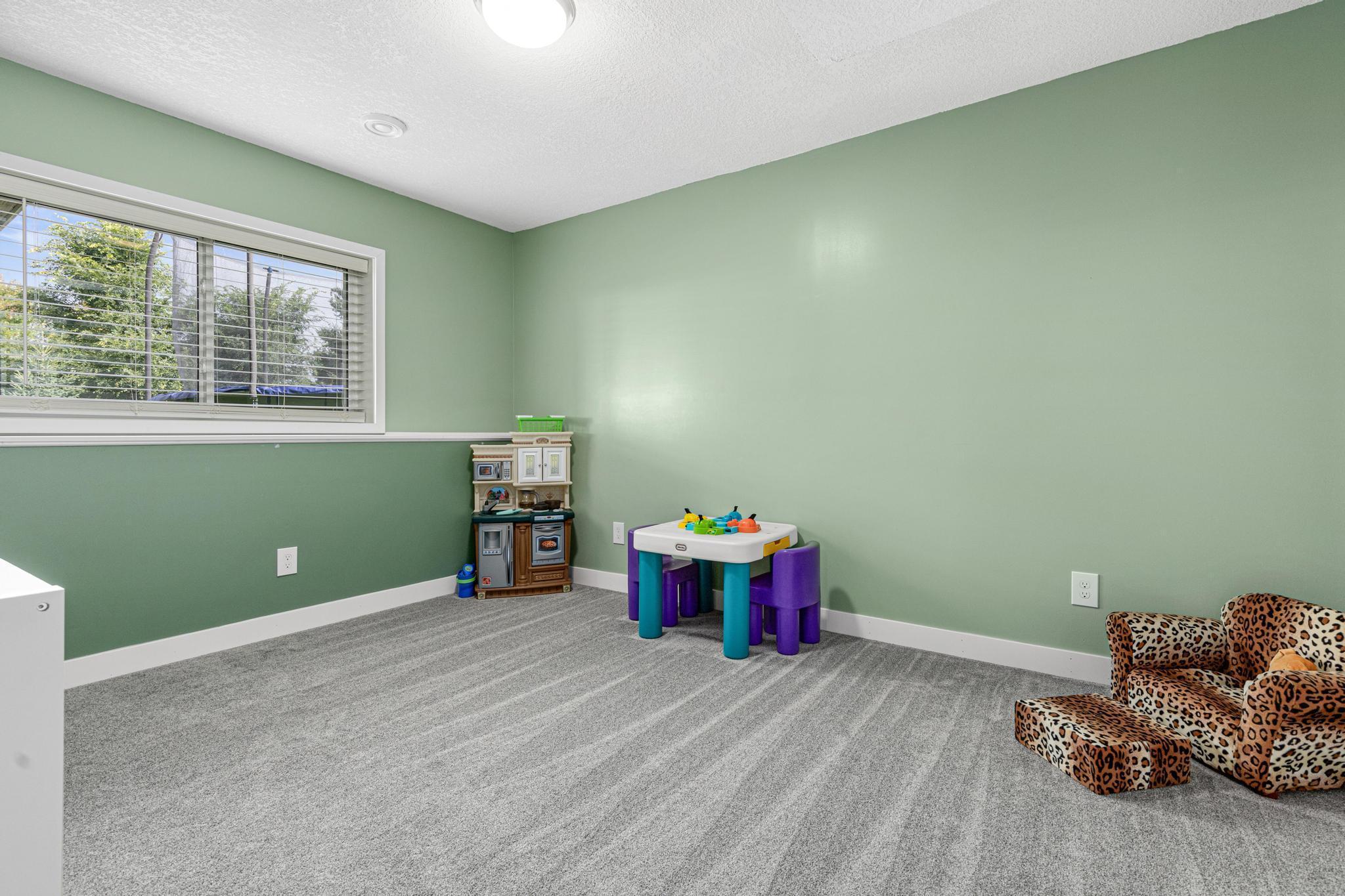 1253 152nd Avenue NW