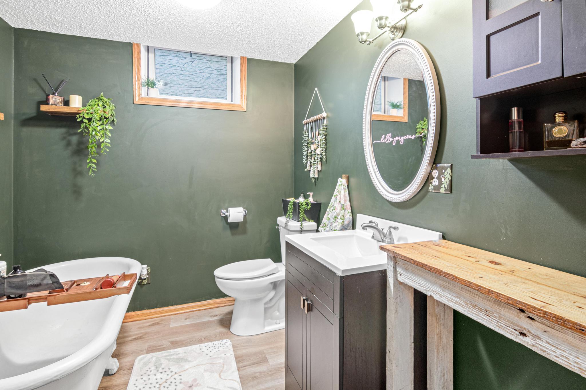 2325 317th Avenue NE