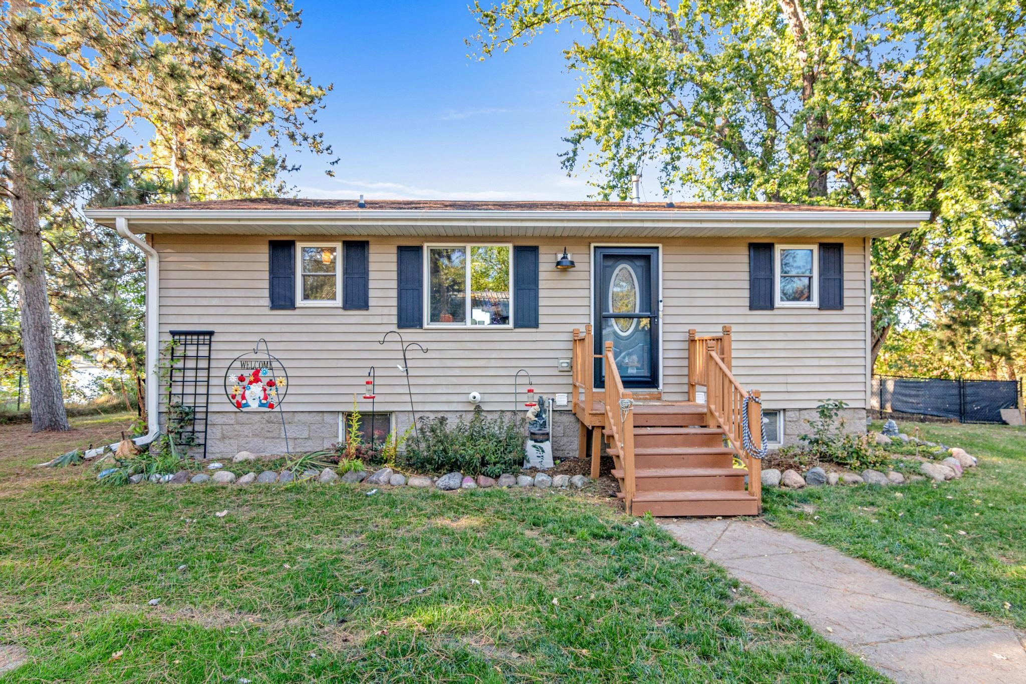 2325 317th Avenue NE