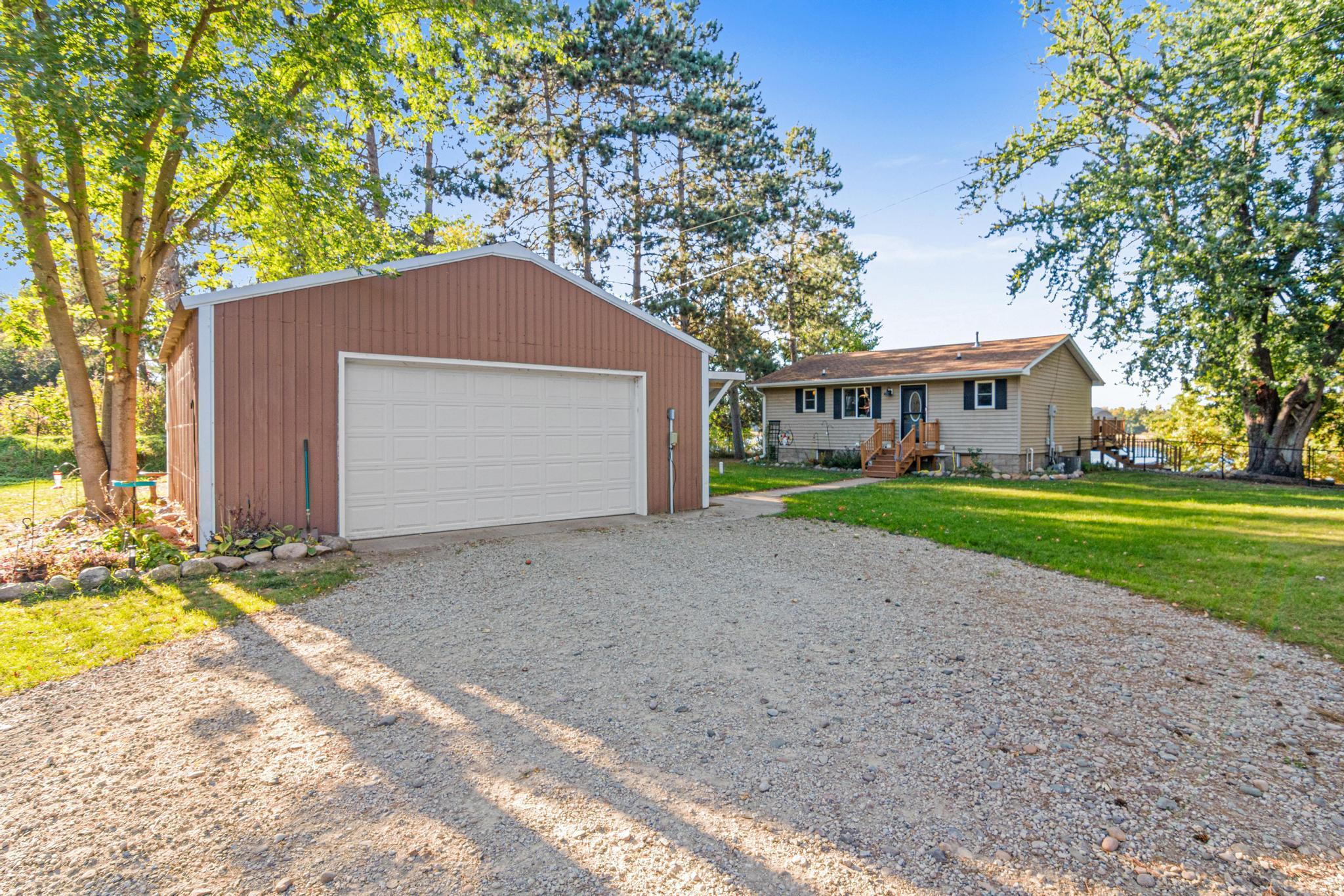 2325 317th Avenue NE