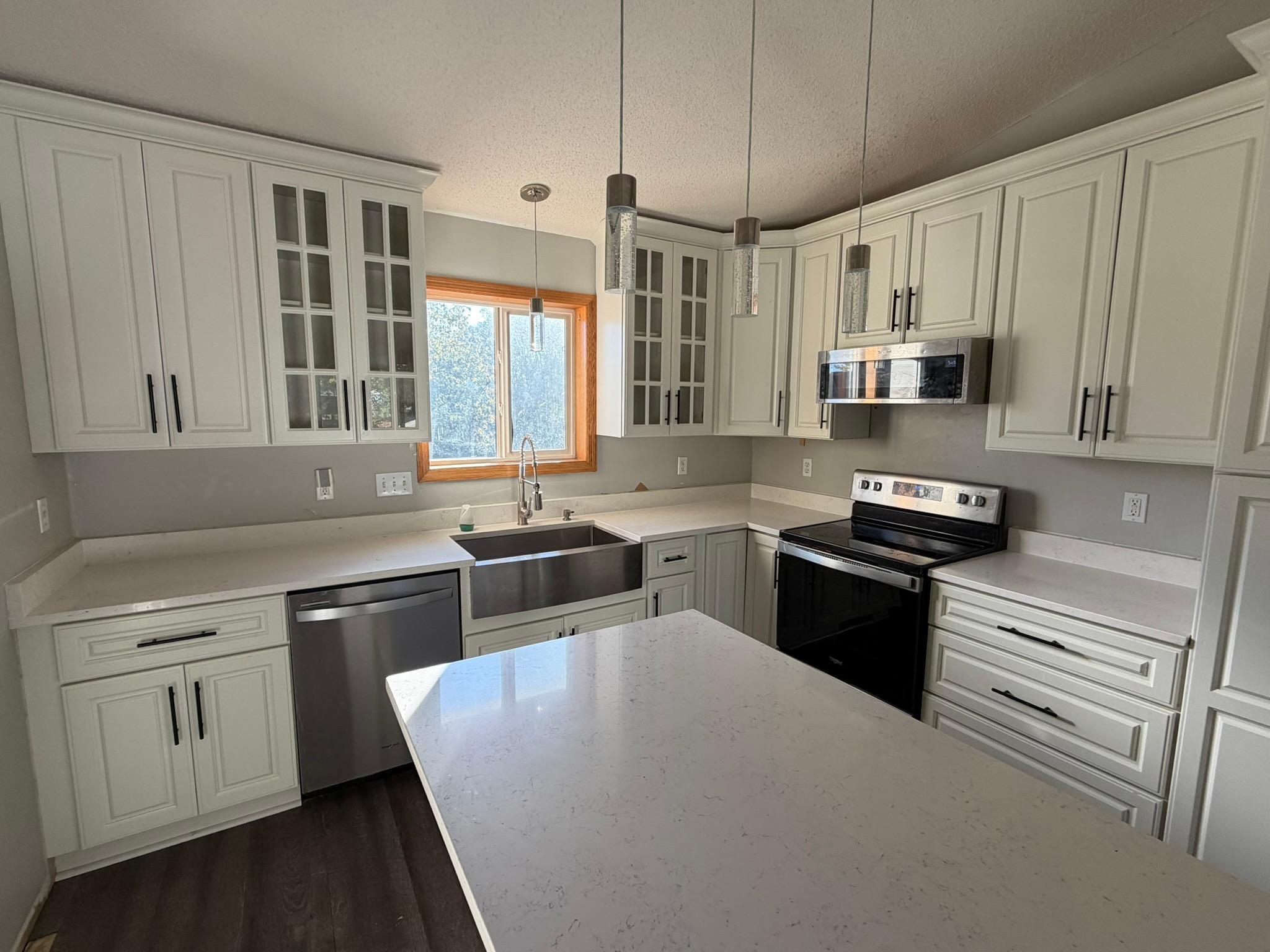 18610 Queen Street NW