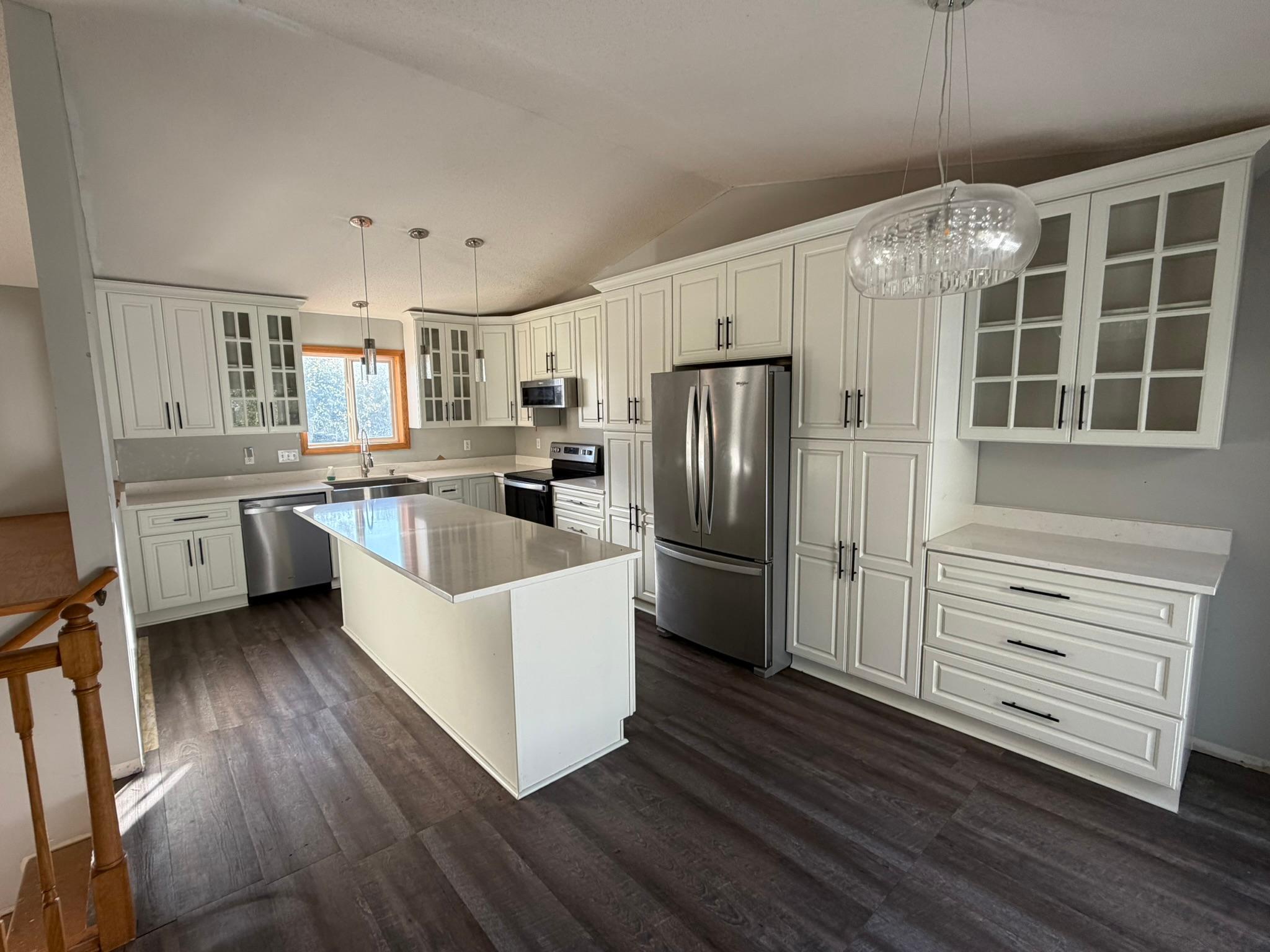 18610 Queen Street NW