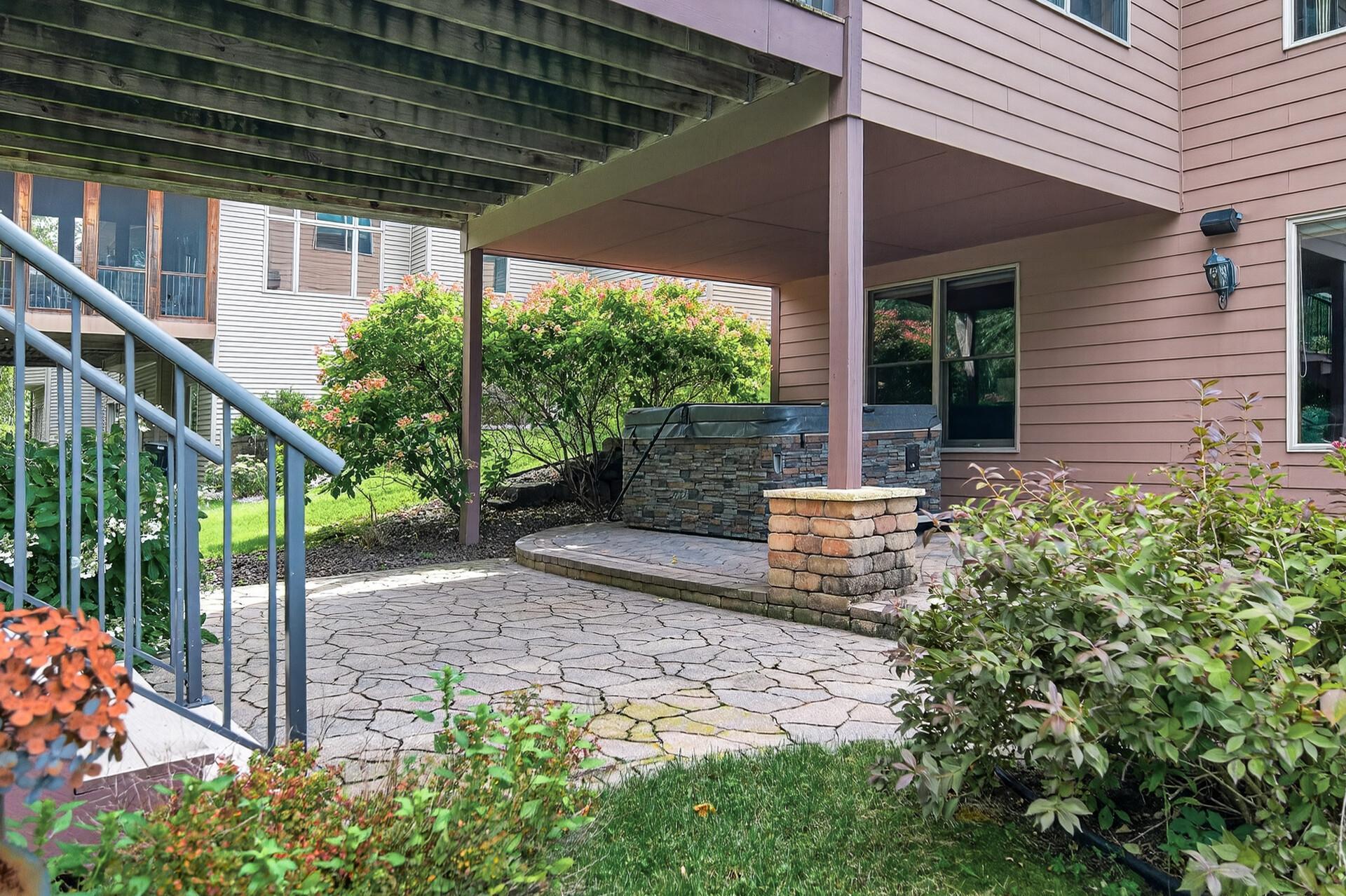 1475 162nd Avenue NW