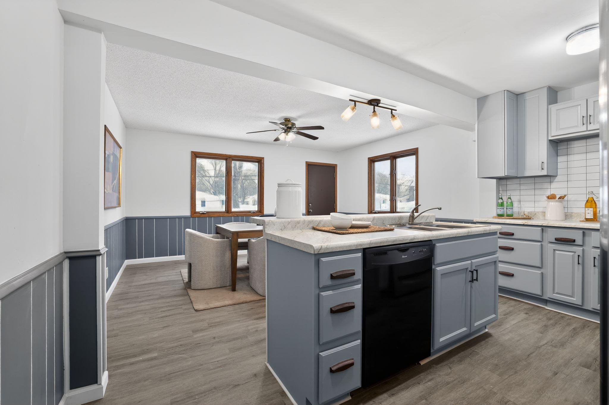 8515 Wentworth Avenue S