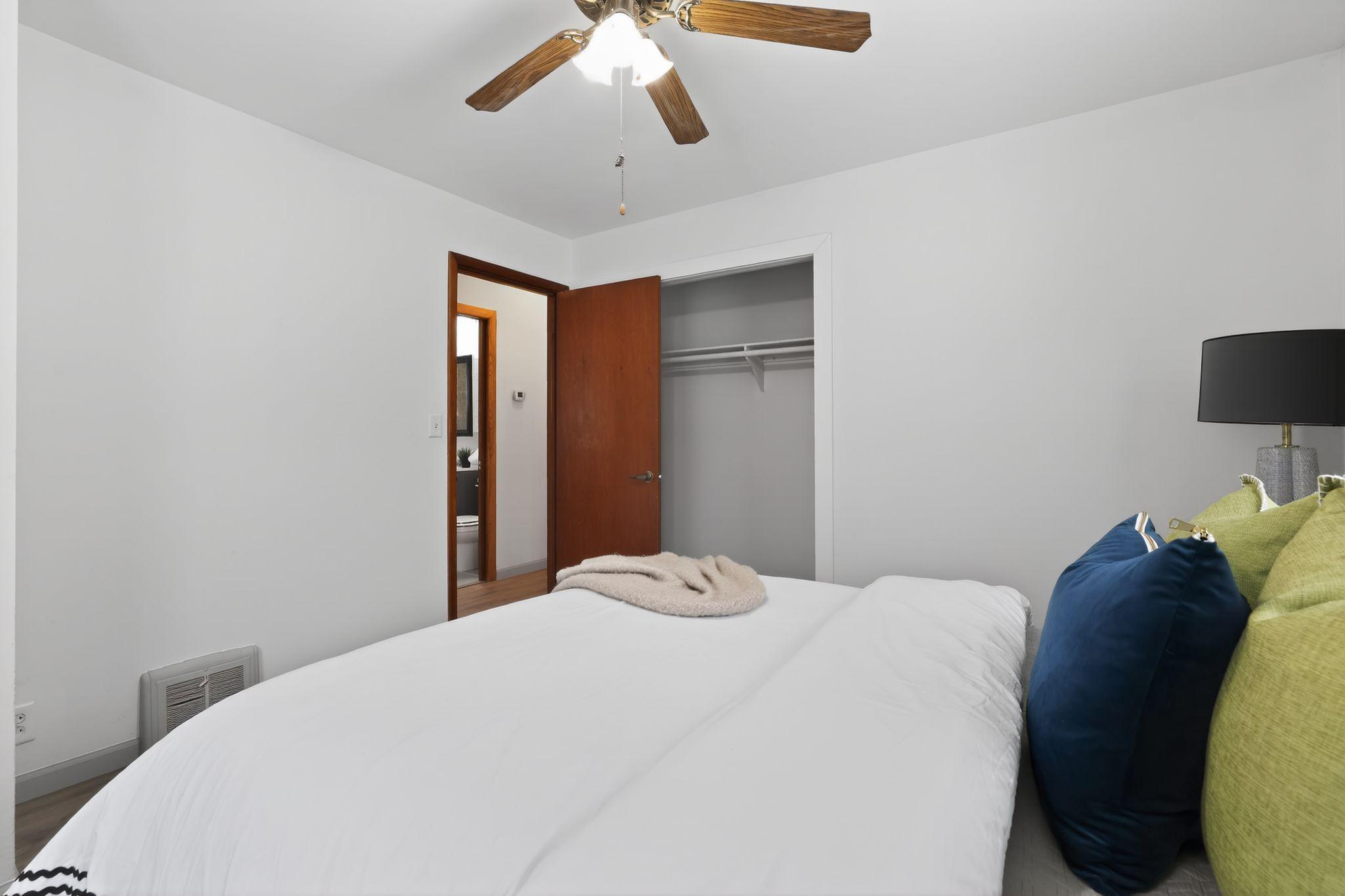 8515 Wentworth Avenue S