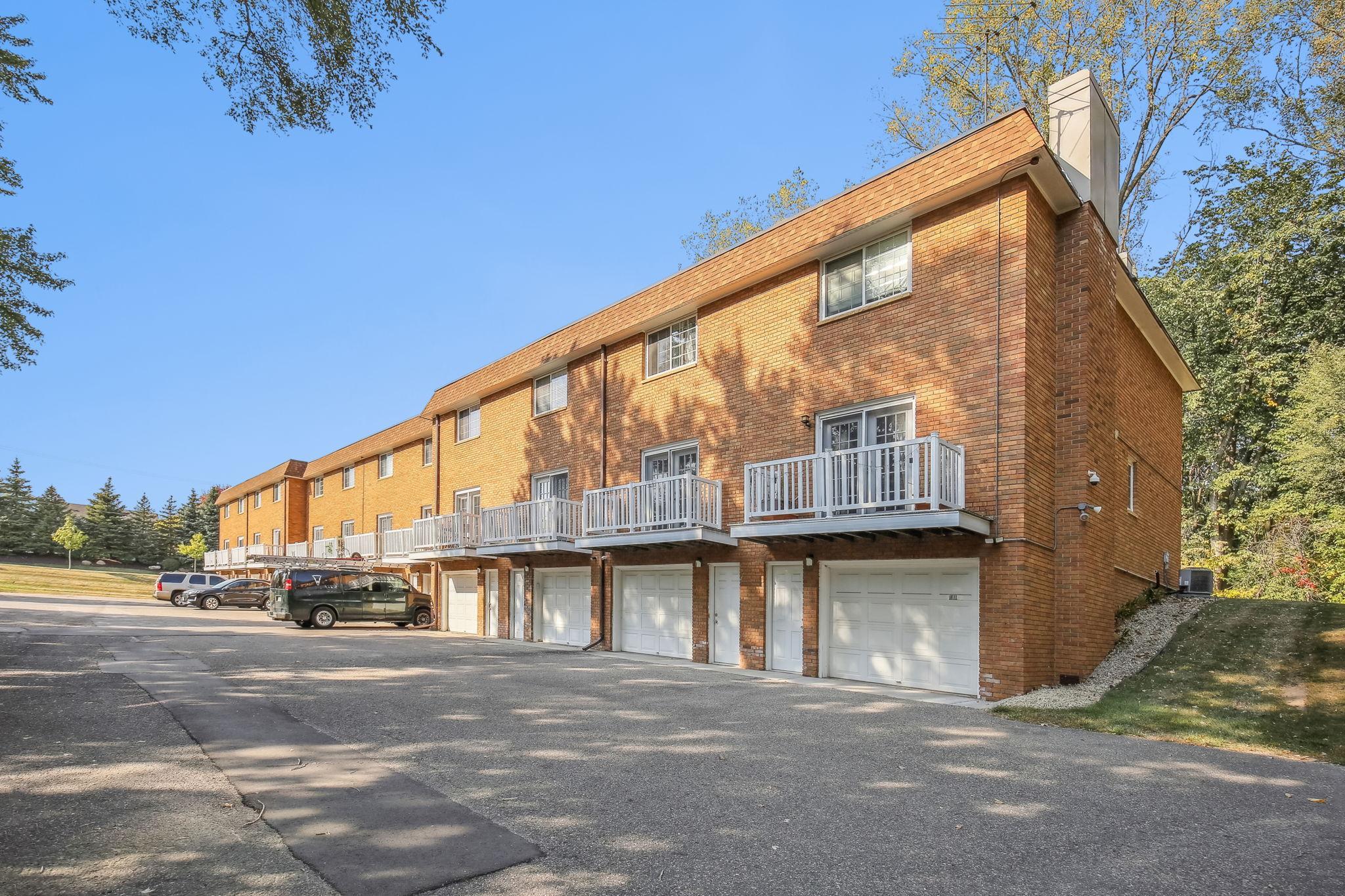 1860 Mcmenemy Street Unit: E