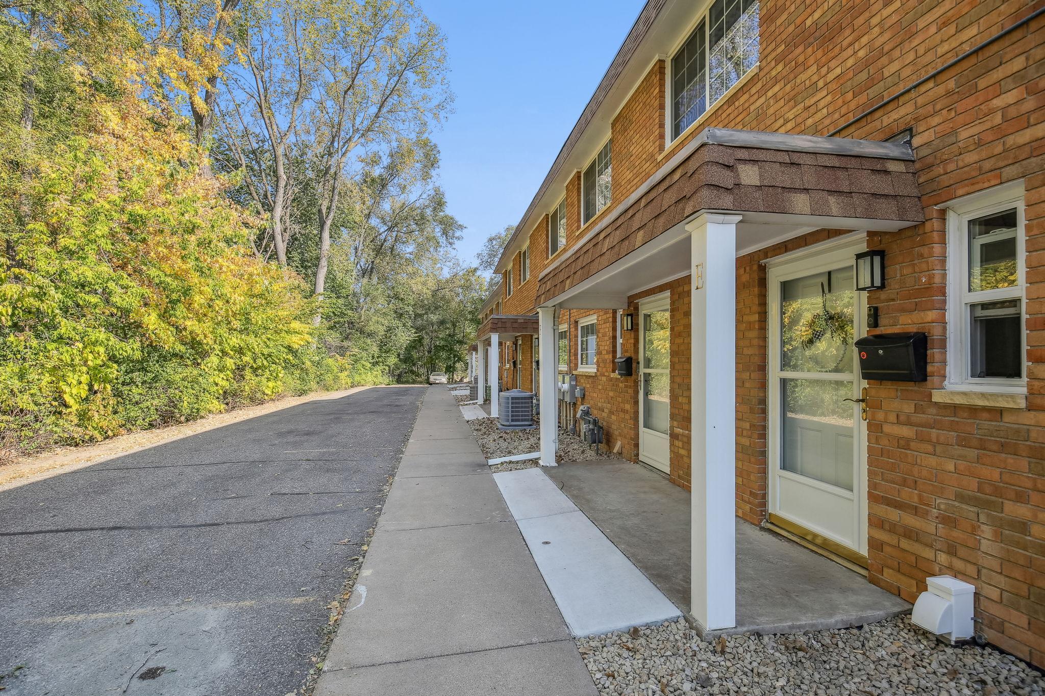 1860 Mcmenemy Street Unit: E