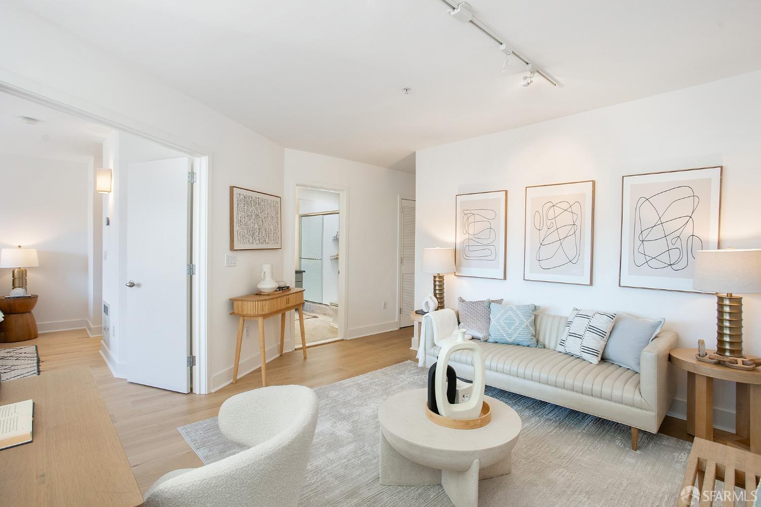 363 Valencia Street # 7