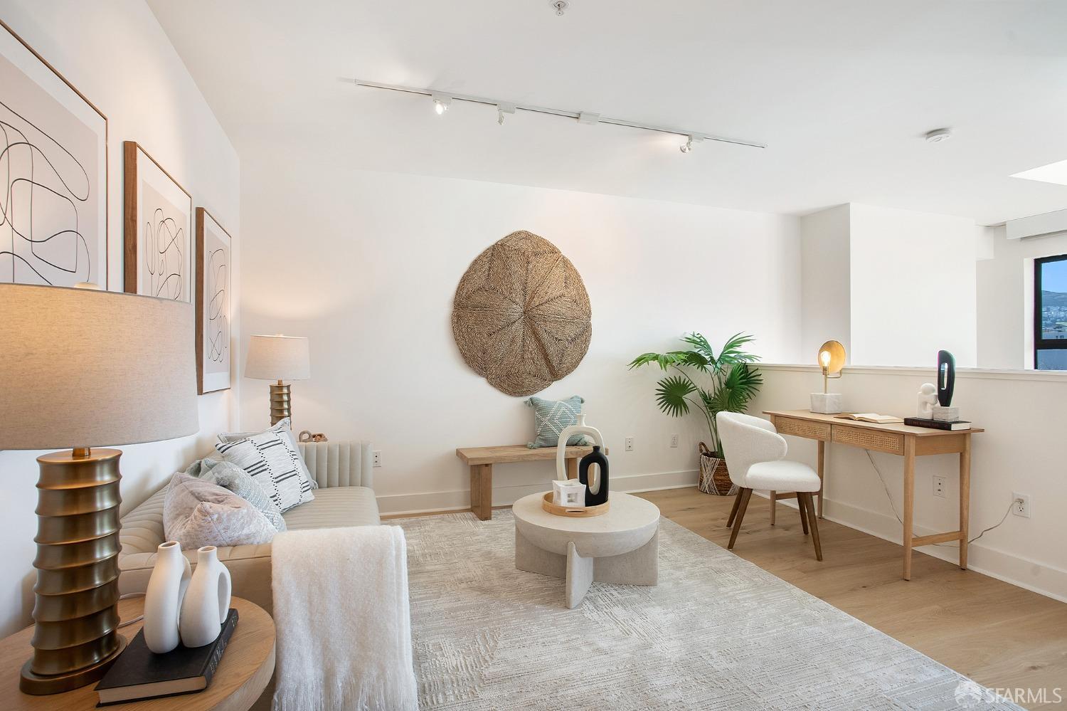363 Valencia Street # 7