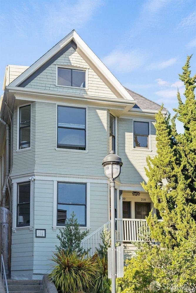 220 Corbett Avenue