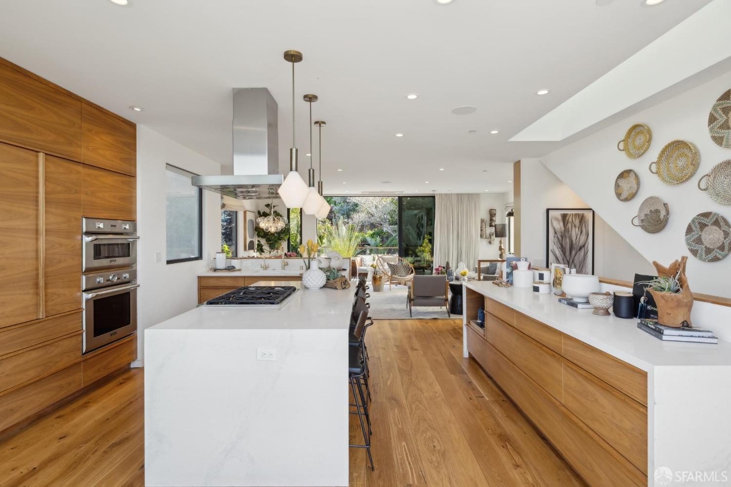 1919 Mariposa Street