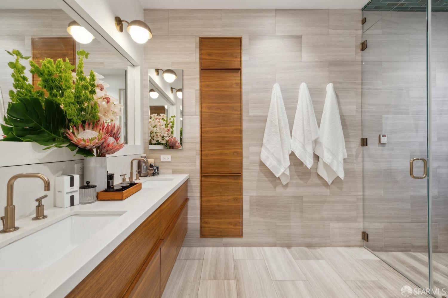 1919 Mariposa Street