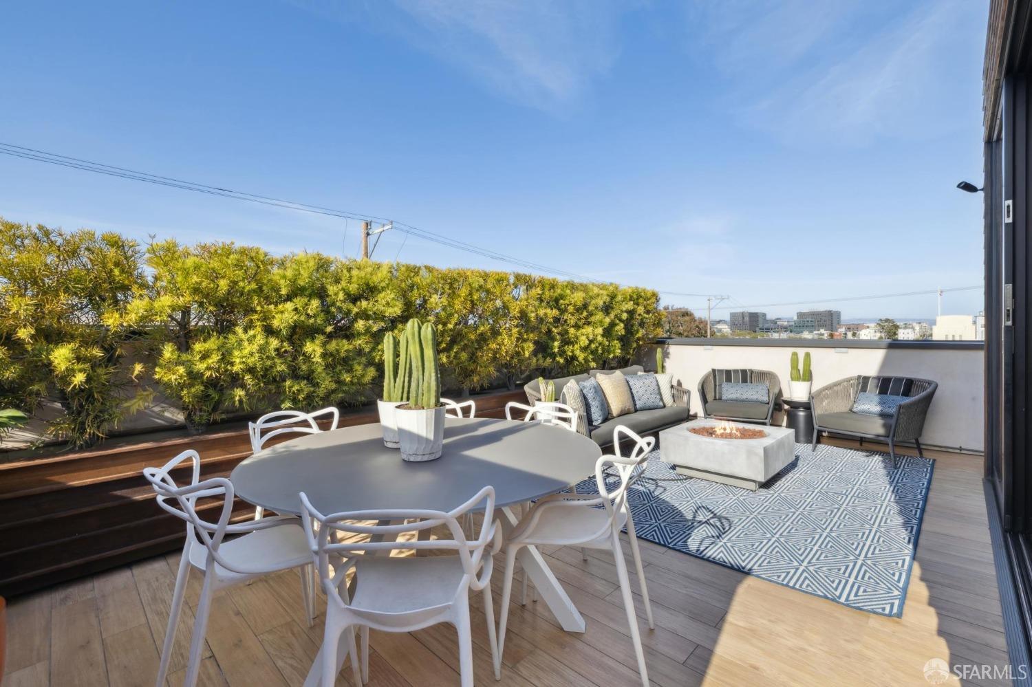 1919 Mariposa Street