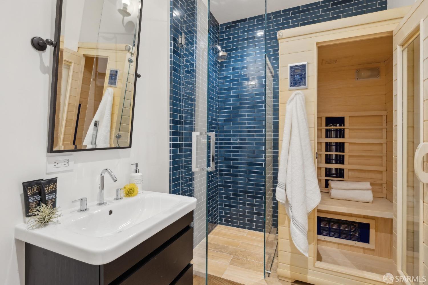 1919 Mariposa Street