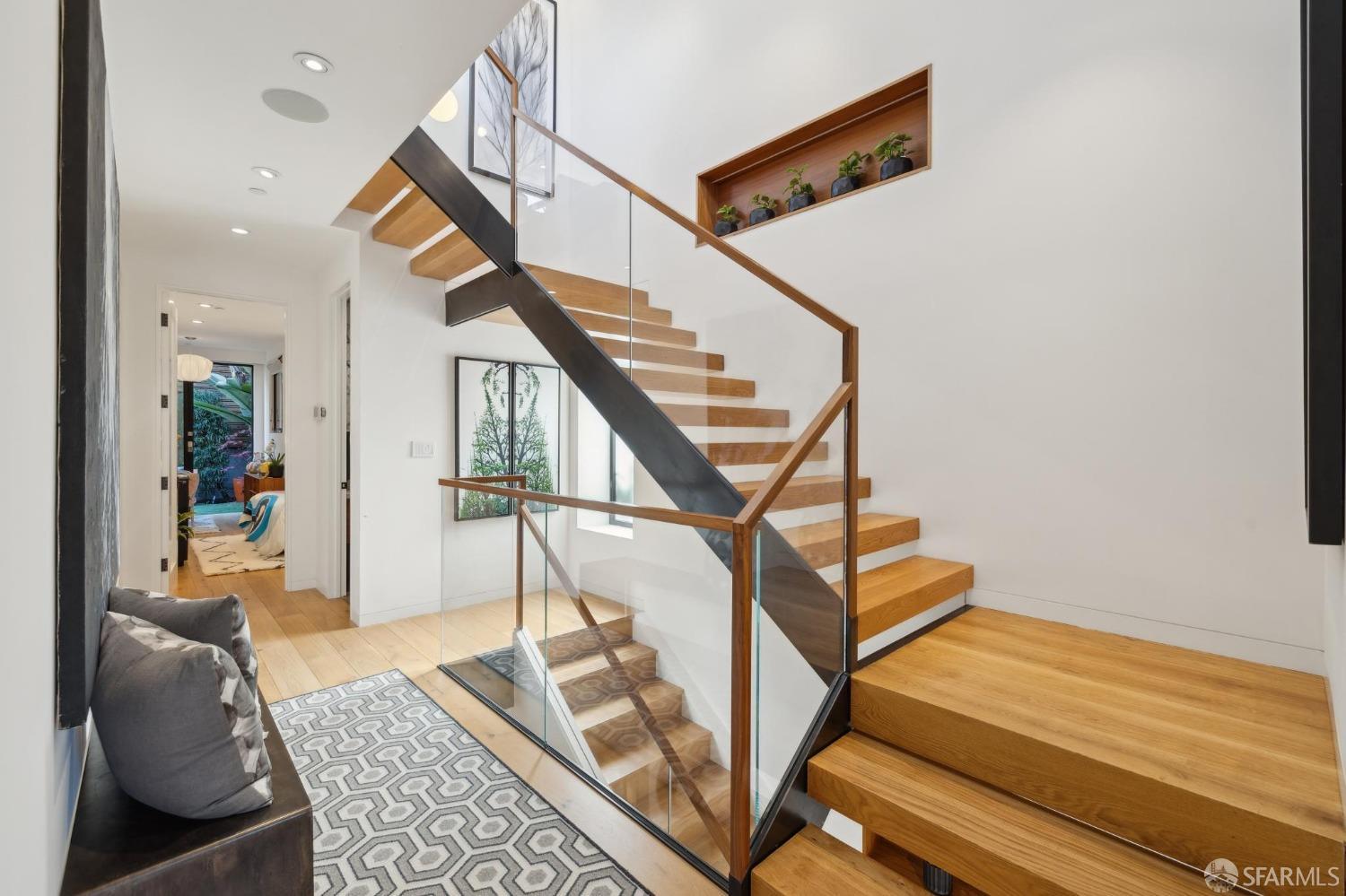 1919 Mariposa Street