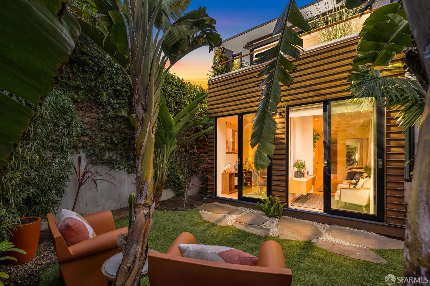 1919 Mariposa Street