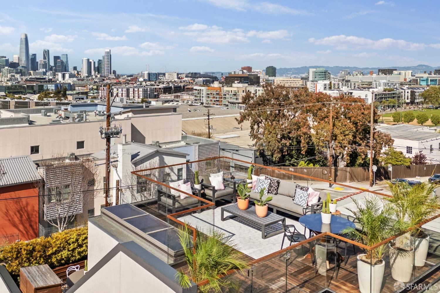 1919 Mariposa Street