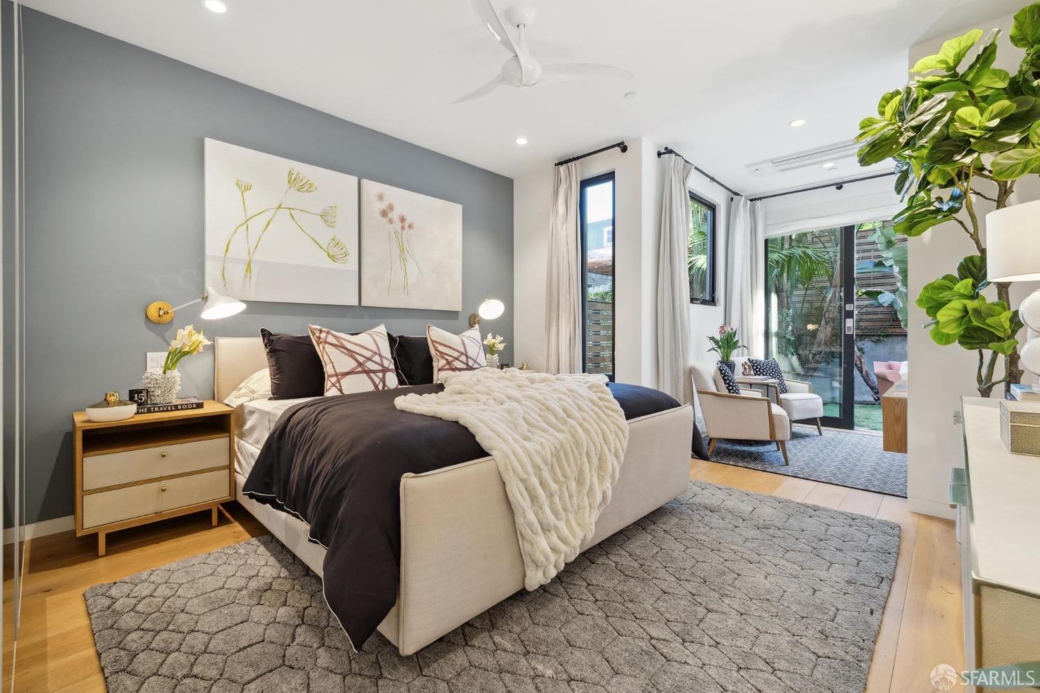 1919 Mariposa Street