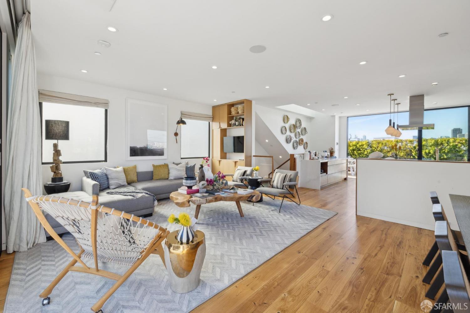 1919 Mariposa Street