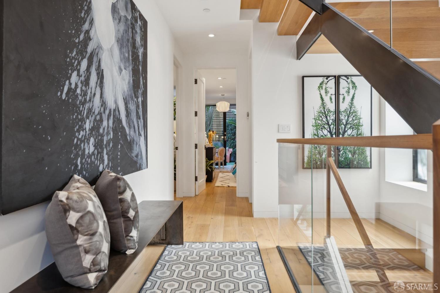 1919 Mariposa Street