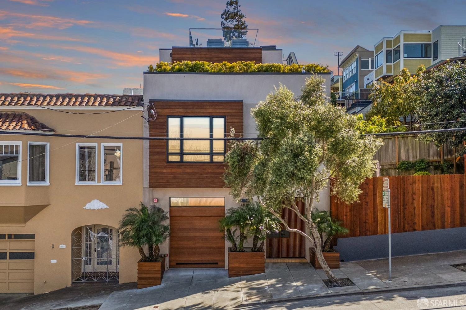 1919 Mariposa Street