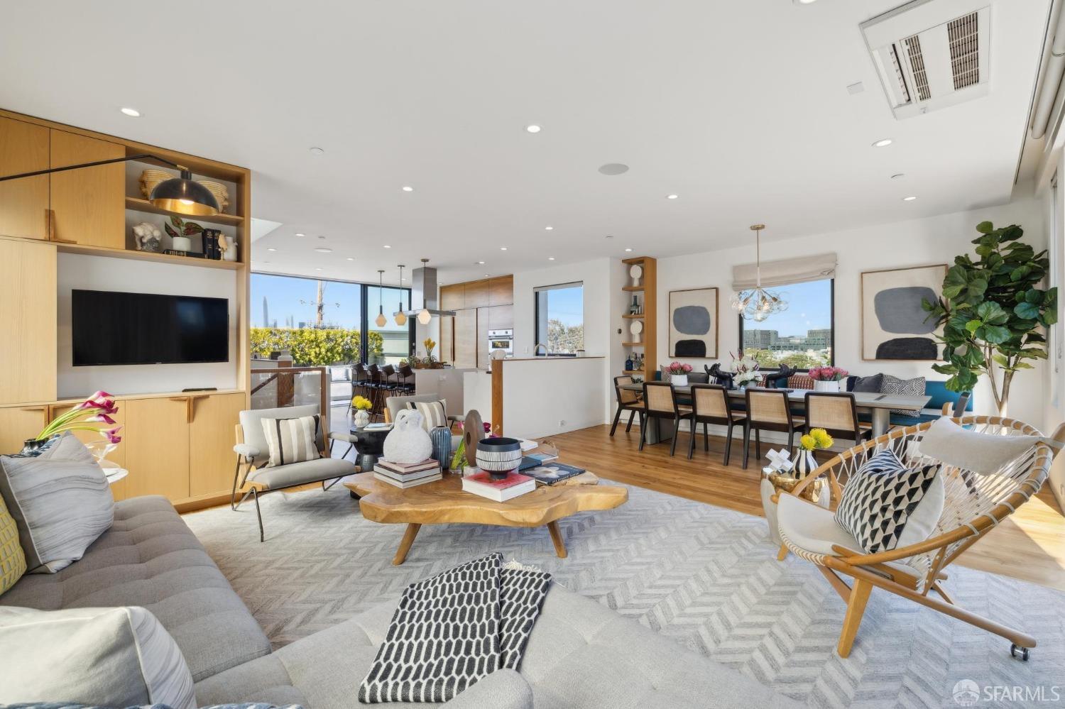 1919 Mariposa Street