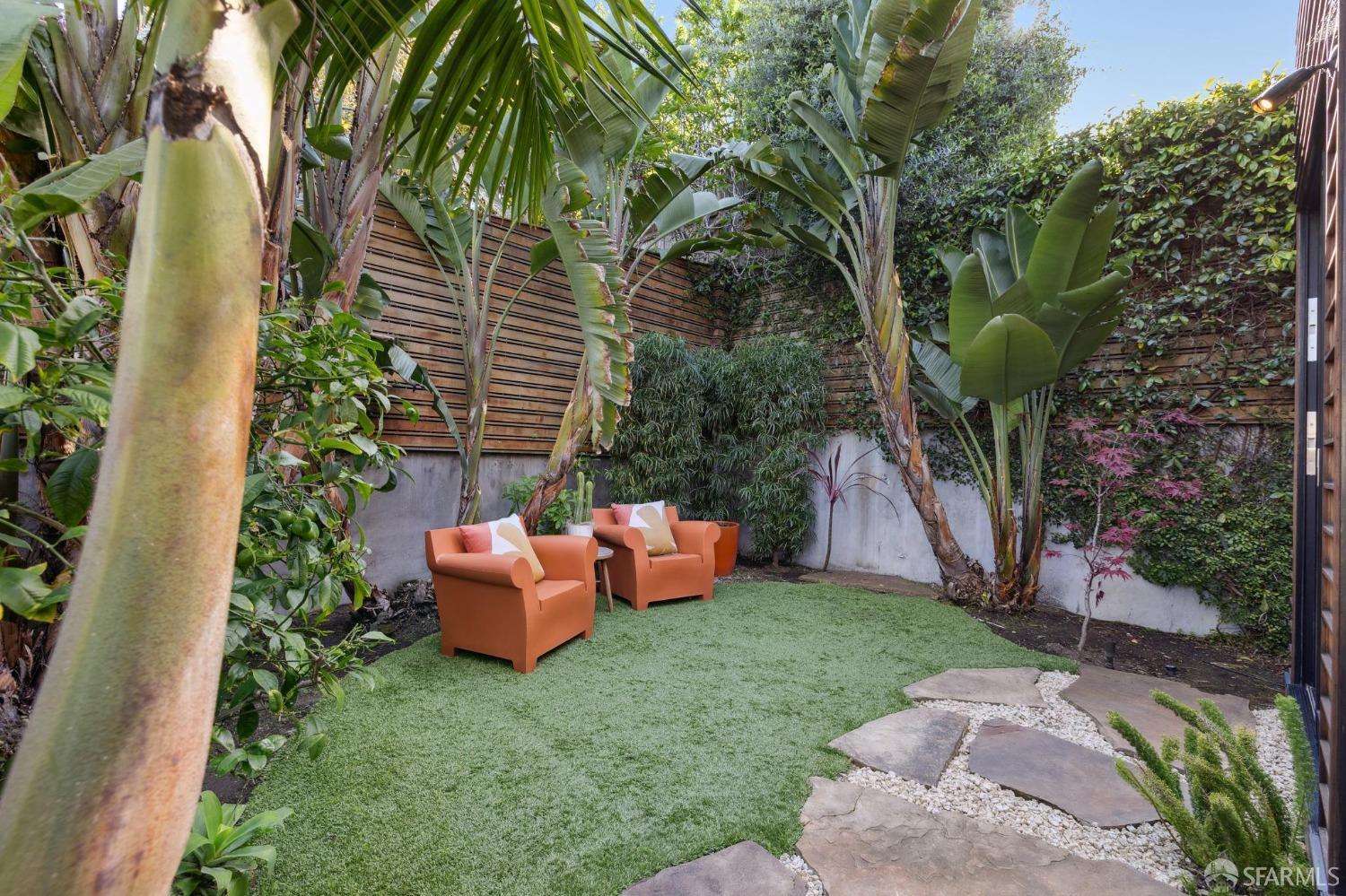 1919 Mariposa Street