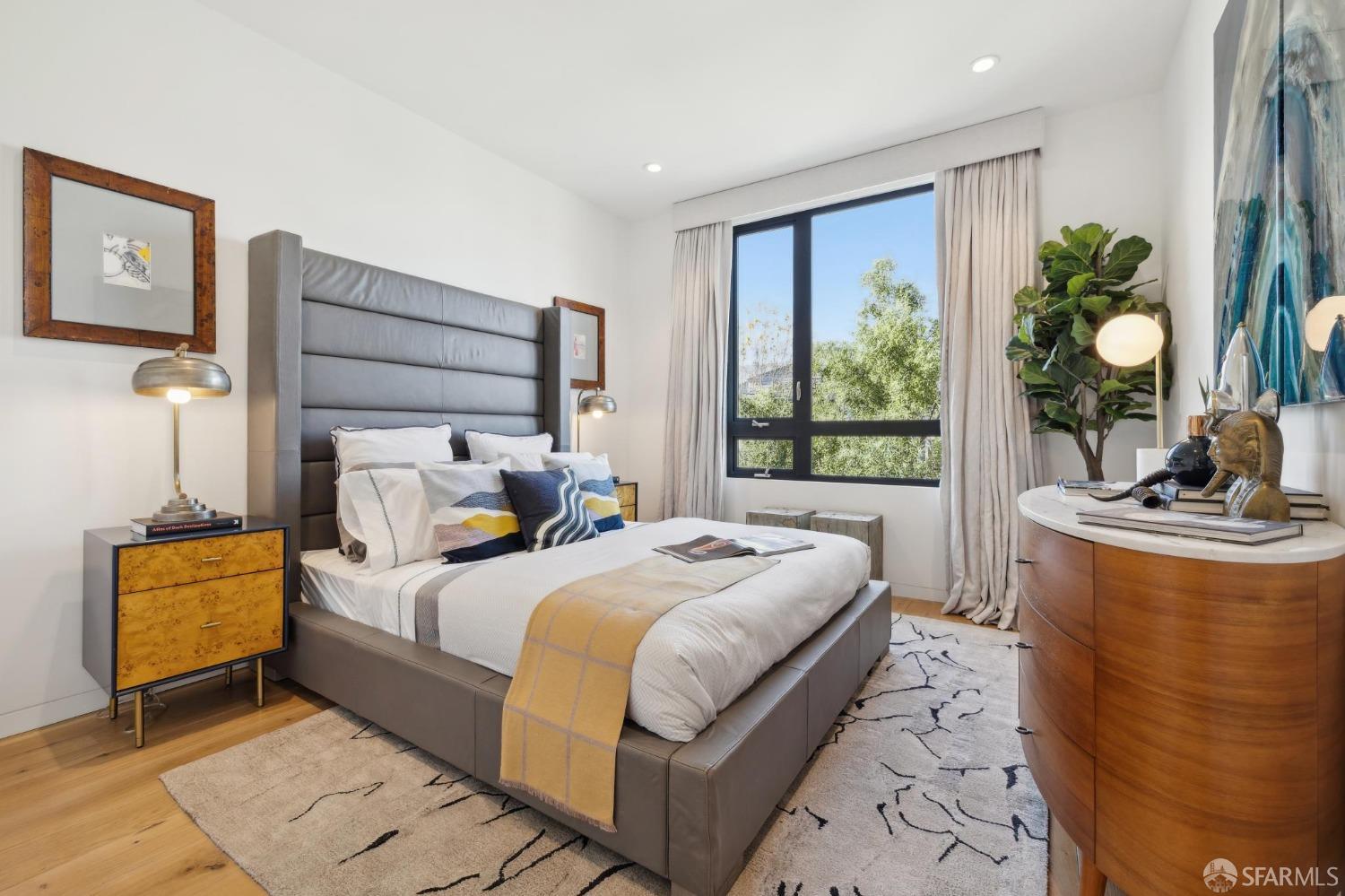 1919 Mariposa Street