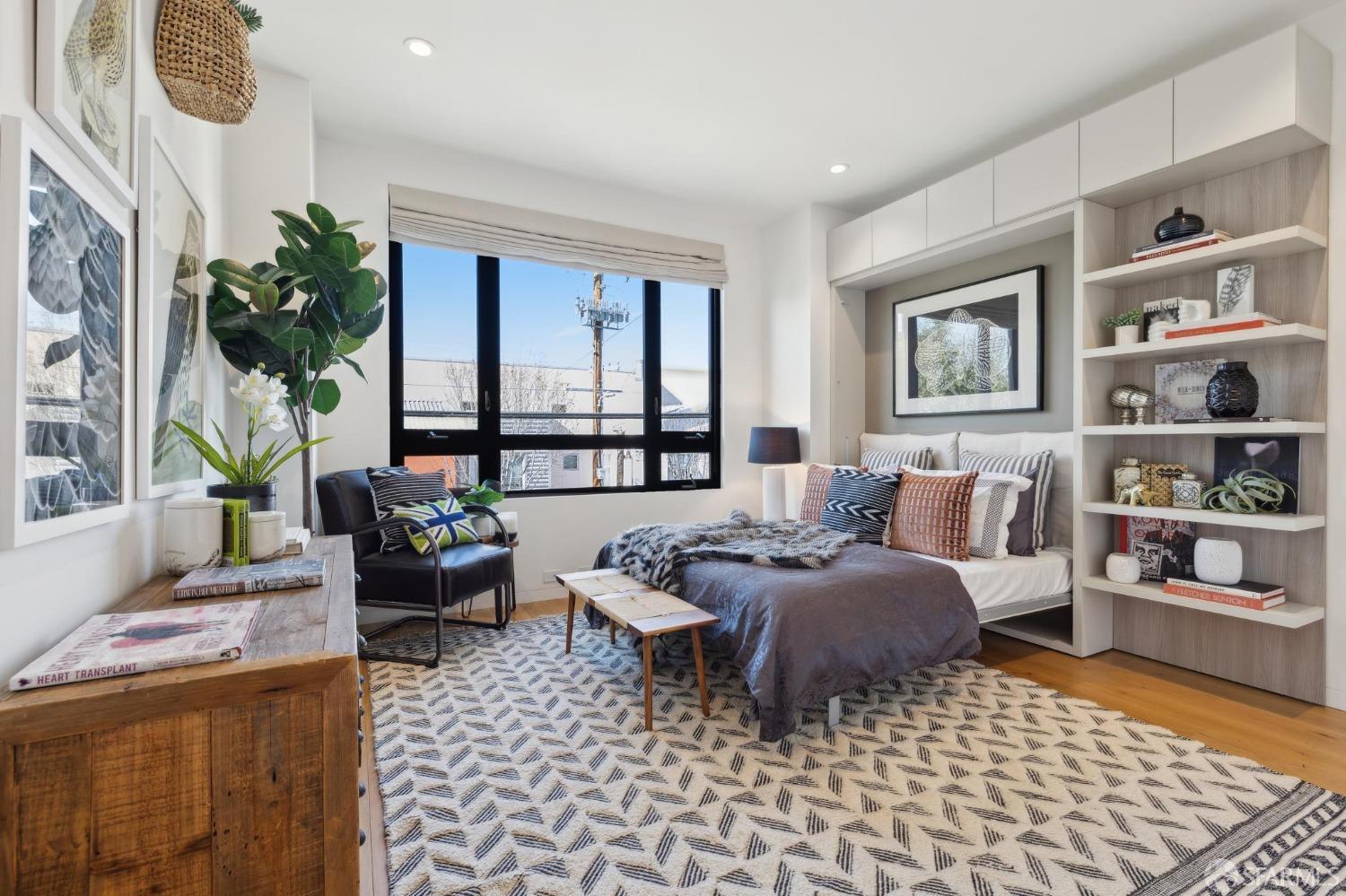 1919 Mariposa Street