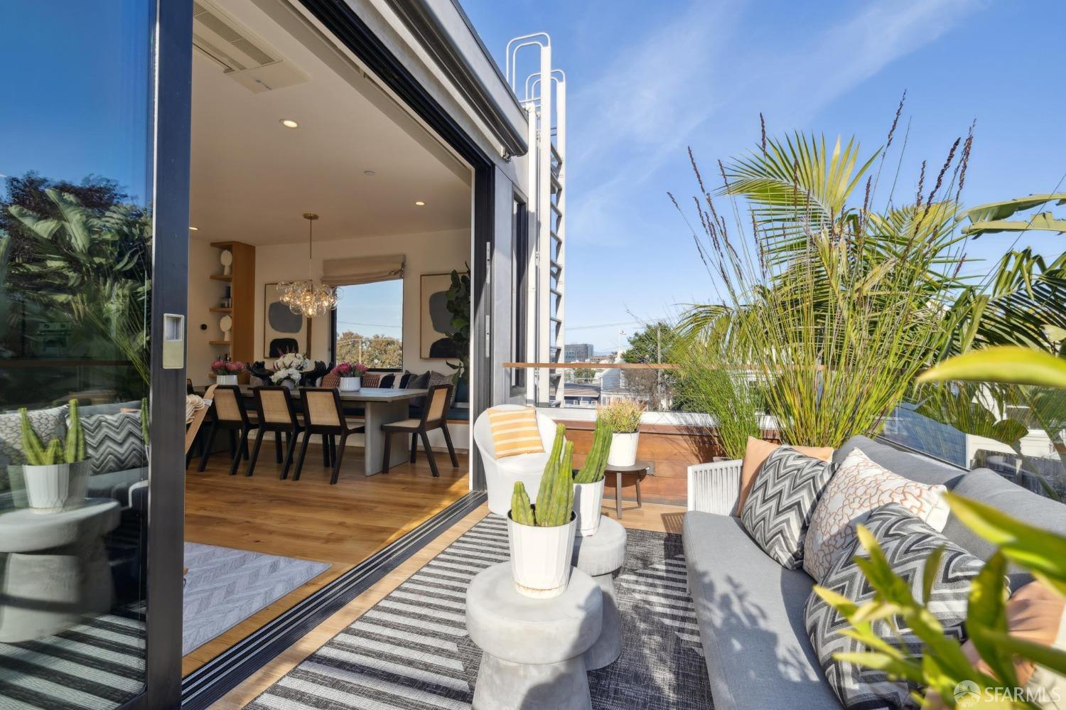 1919 Mariposa Street