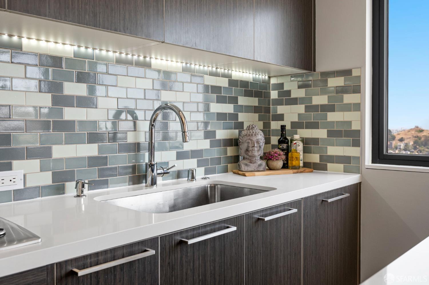 279 Graystone Terrace # 3