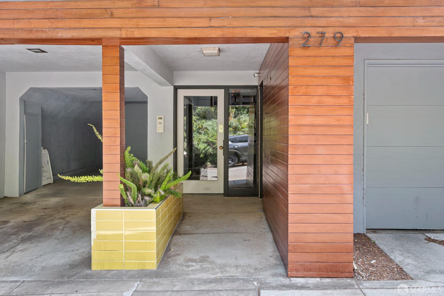 279 Graystone Terrace # 3