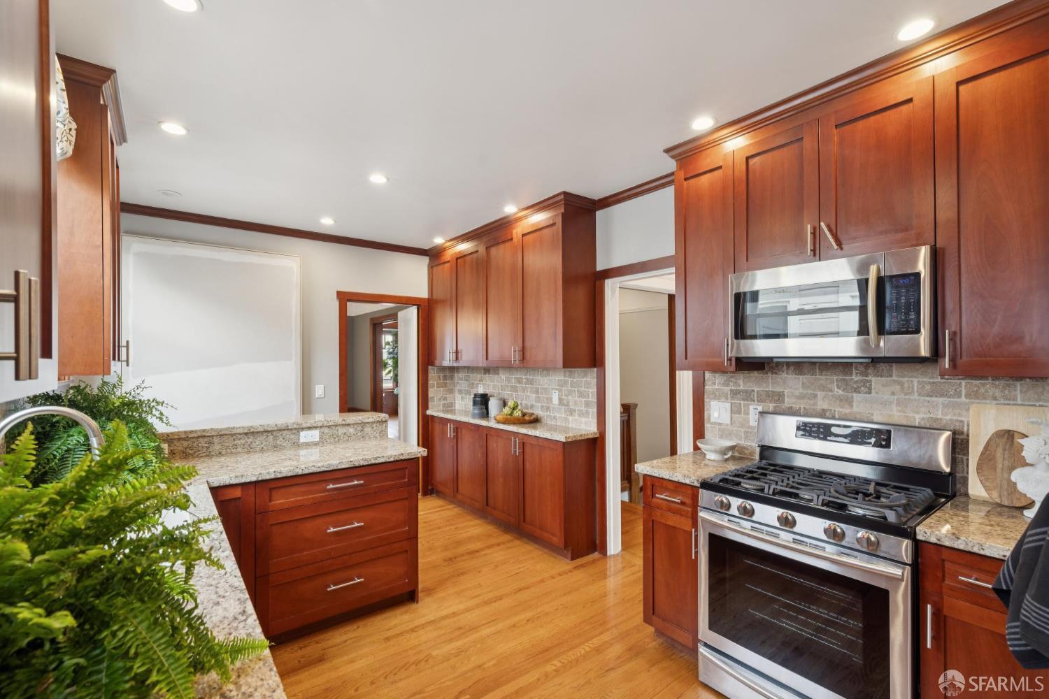 3321-3323 Scott Street