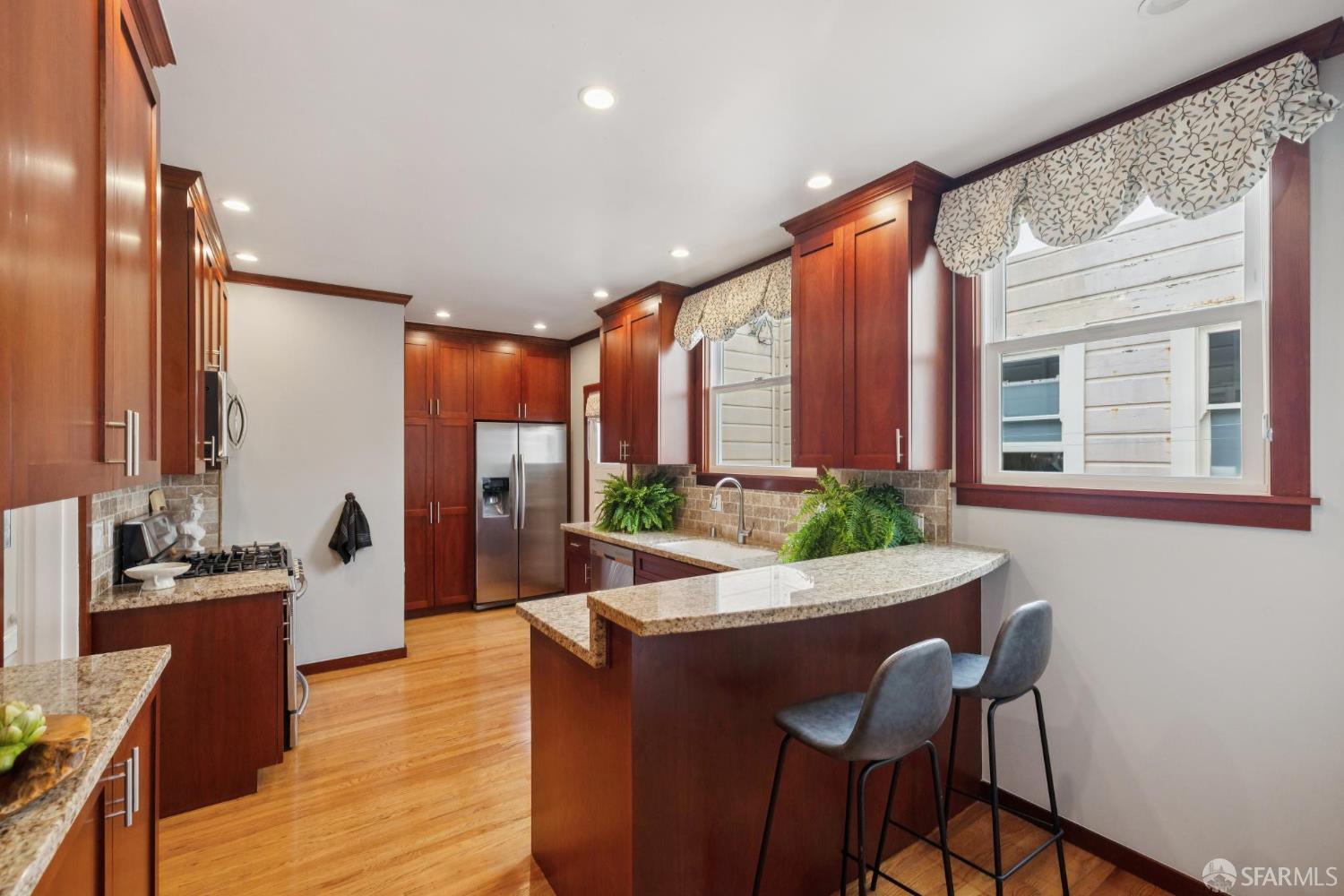 3321-3323 Scott Street