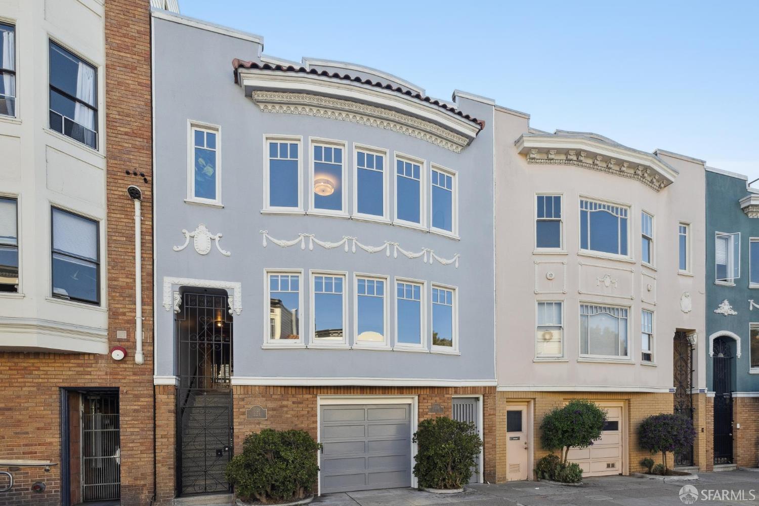 3321-3323 Scott Street