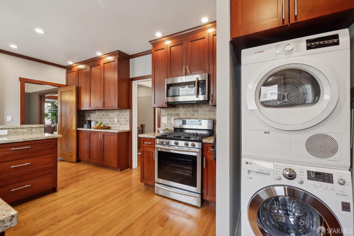 3321-3323 Scott Street