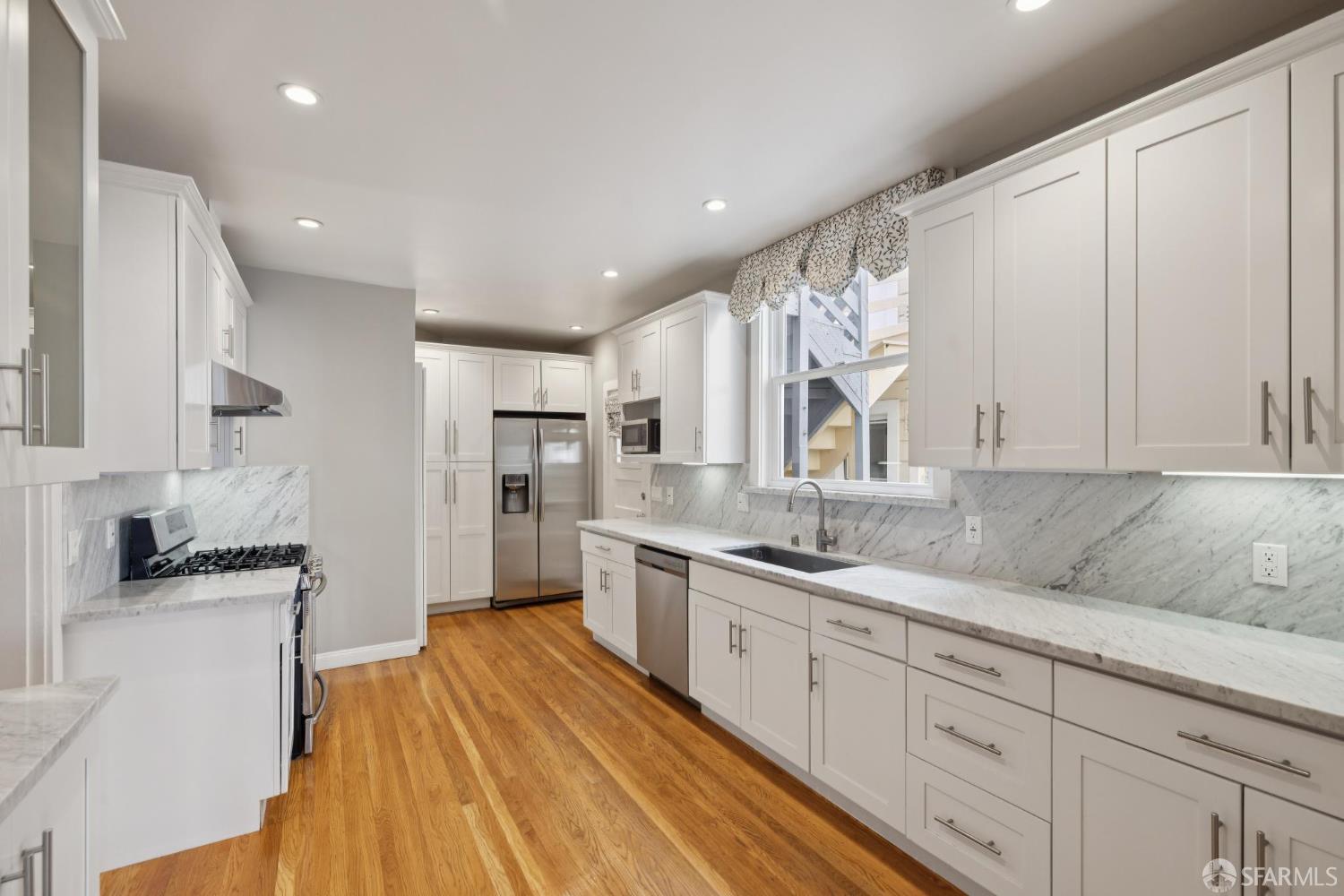 3321-3323 Scott Street