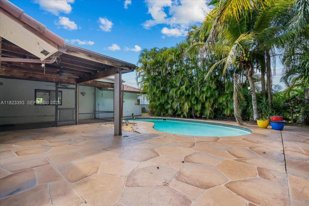 21784 Little Bear Lane