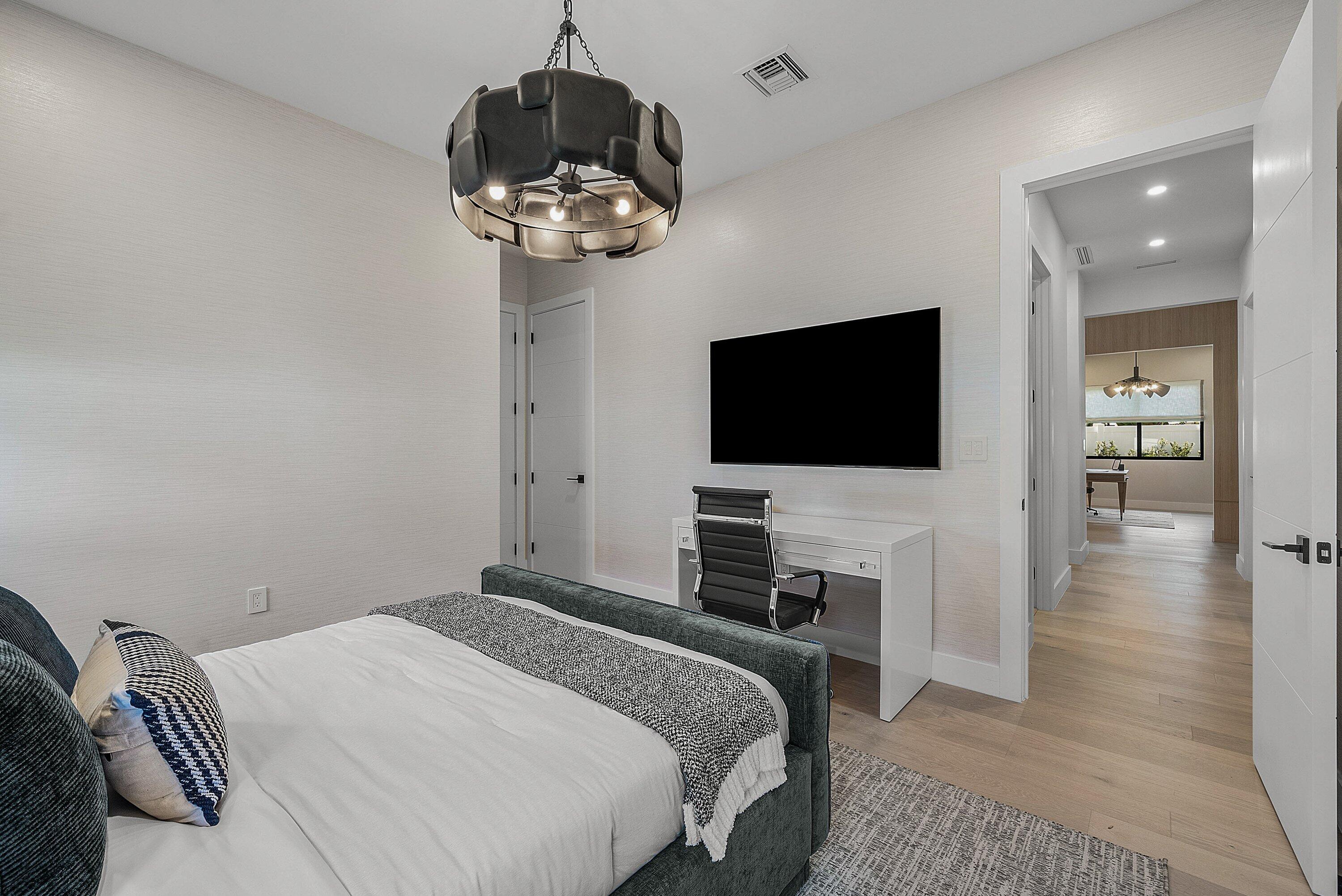 250 NE 16th Street