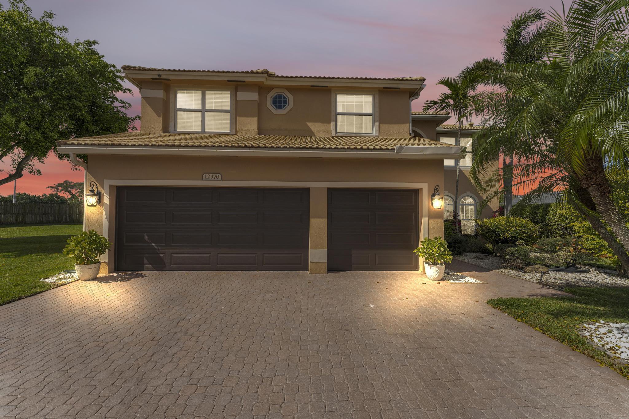 12370 Saint Simon Drive