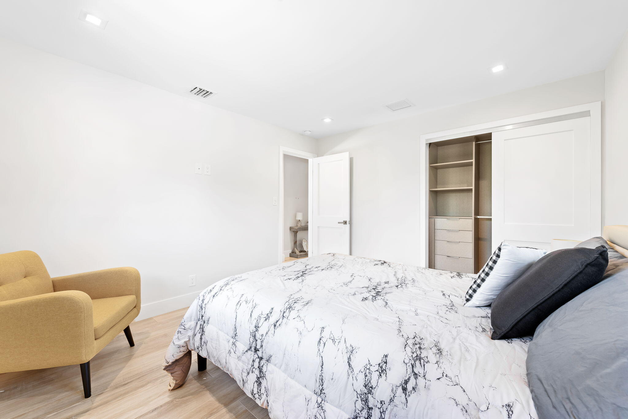 1100 SE 5th Court