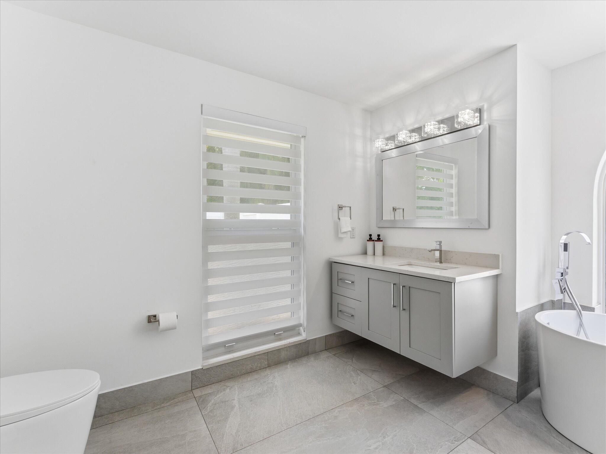 1002 Lake Shore Drive