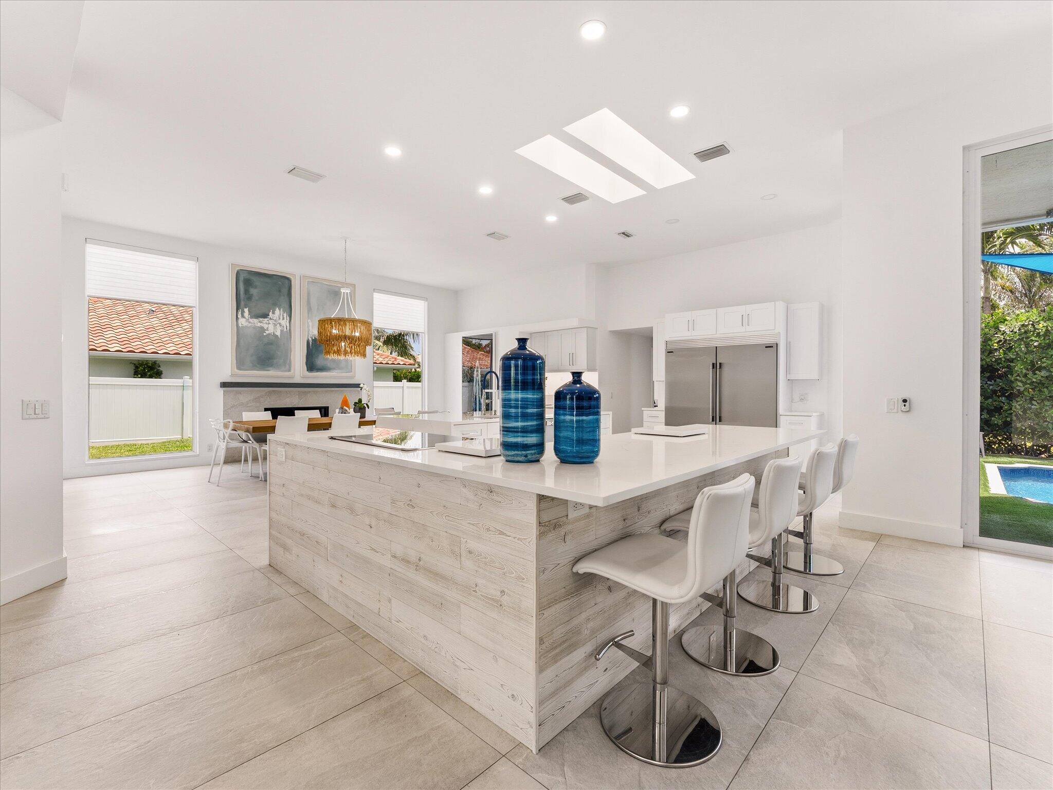 1002 Lake Shore Drive