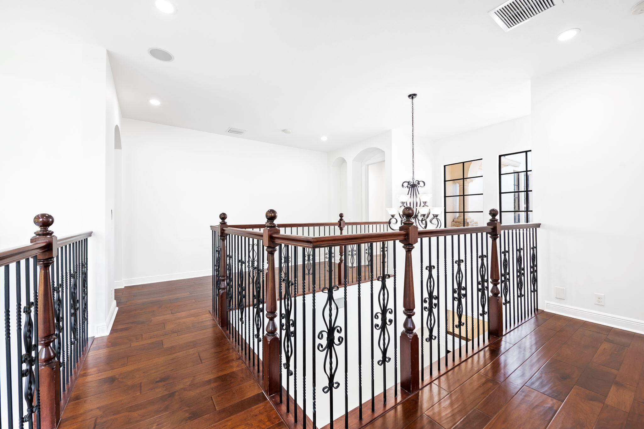 8242 EMERALD Avenue