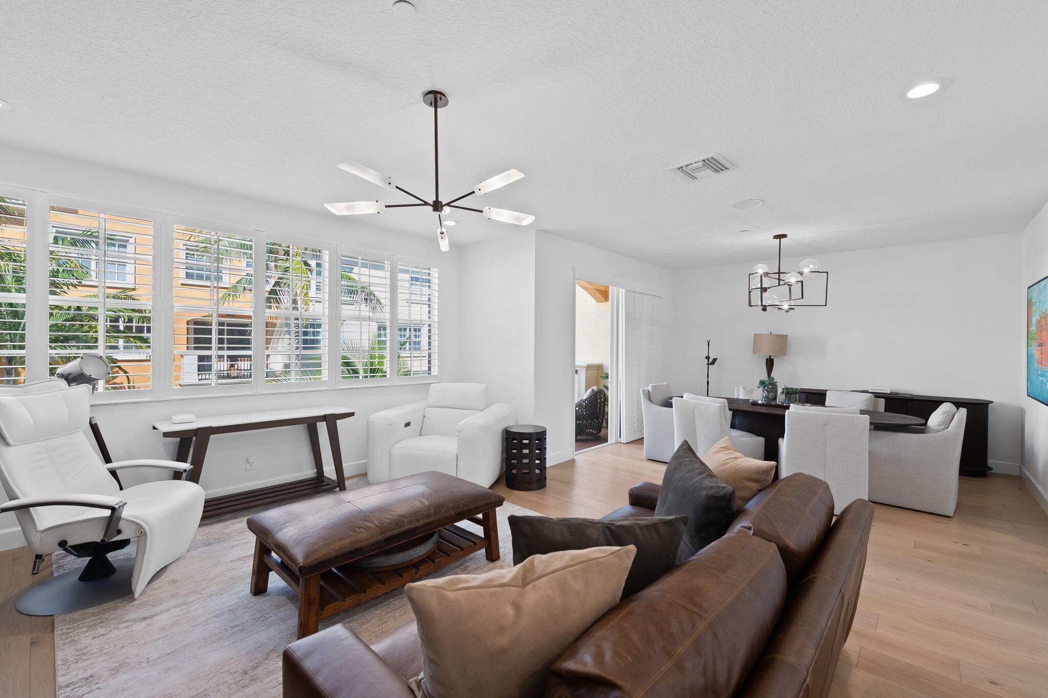 613 NE FRANCESCA Lane